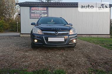 Универсал Opel Astra 2008 в Городке