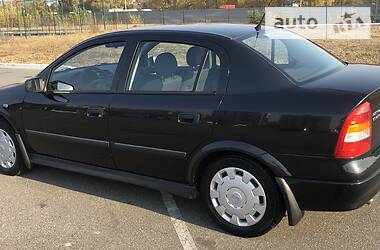 Седан Opel Astra 2006 в Києві