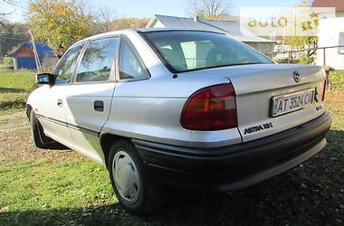 Седан Opel Astra 1993 в Надвірній