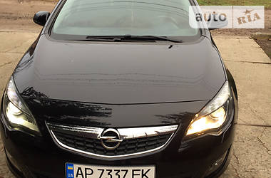 Универсал Opel Astra 2011 в Гуляйполе