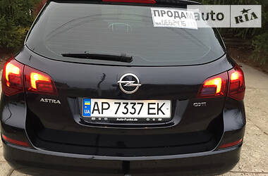 Универсал Opel Astra 2011 в Гуляйполе
