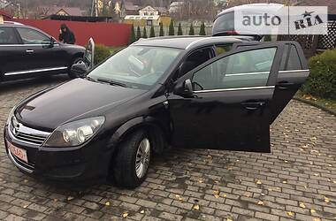 Універсал Opel Astra 2010 в Львові