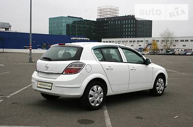 Хэтчбек Opel Astra 2012 в Киеве