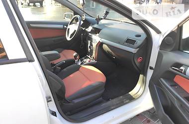 Универсал Opel Astra 2006 в Ровно