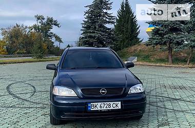 Седан Opel Astra 2004 в Ровно