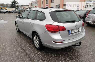 Универсал Opel Astra 2011 в Ровно