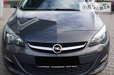 Универсал Opel Astra 2014 в Черновцах