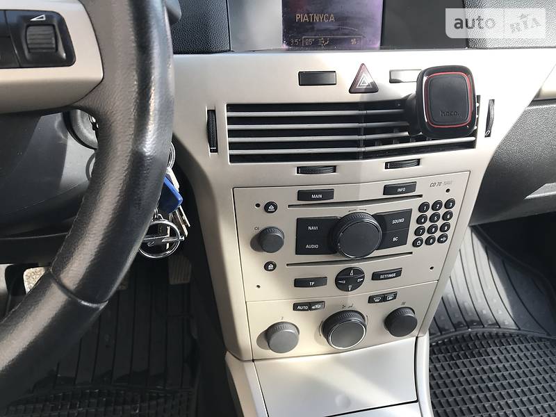 Універсал Opel Astra 2007 в Чернівцях