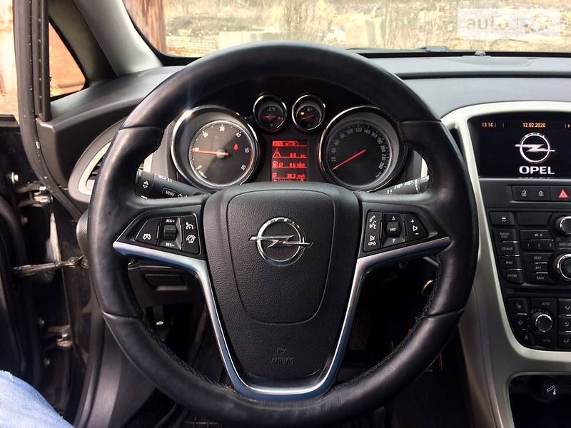Універсал Opel Astra 2013 в Києві