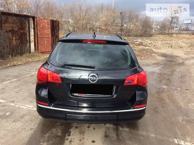 Універсал Opel Astra 2013 в Києві