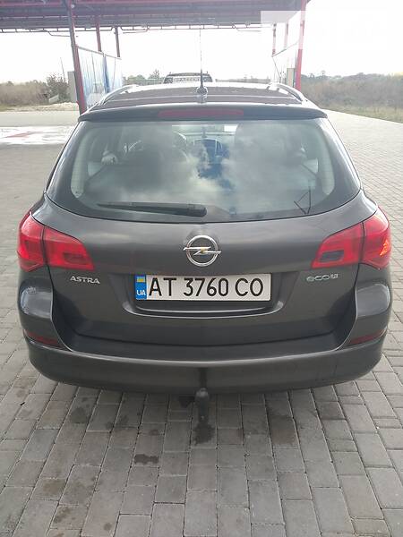 Универсал Opel Astra 2011 в Коломые