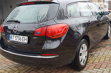 Универсал Opel Astra 2015 в Калуше