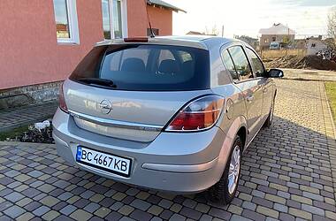 Хэтчбек Opel Astra 2008 в Львове