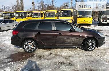 Універсал Opel Astra 2012 в 