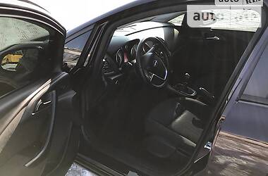 Універсал Opel Astra 2012 в 