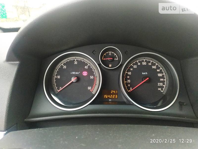 Універсал Opel Astra 2009 в Острозі