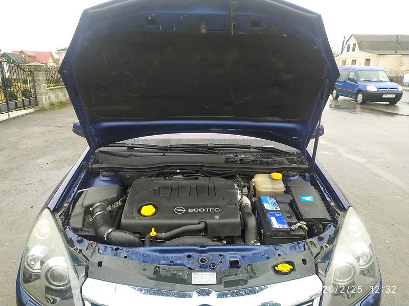 Універсал Opel Astra 2009 в Острозі