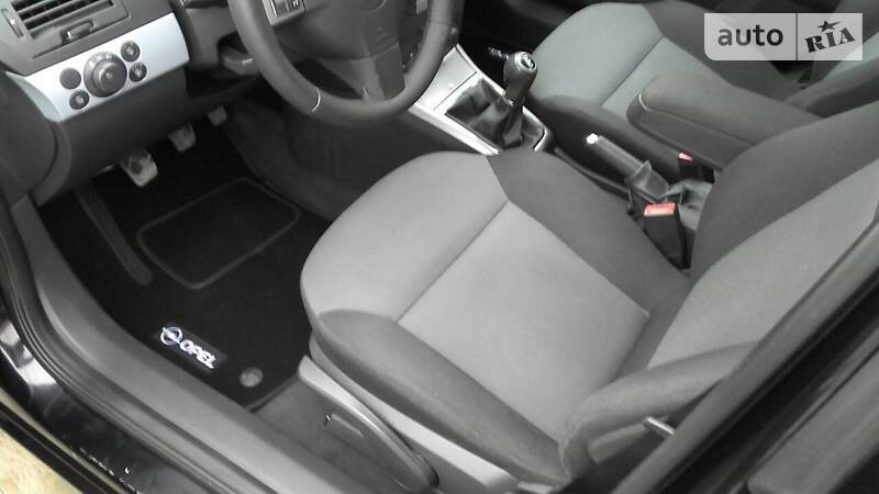 Універсал Opel Astra 2005 в Луцьку