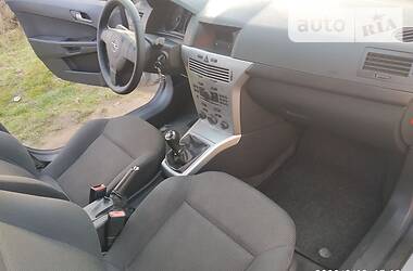 Универсал Opel Astra 2009 в Хусте