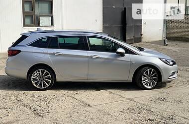 Универсал Opel Astra 2016 в Черновцах