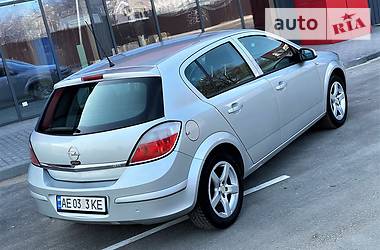 Хэтчбек Opel Astra 2006 в Днепре