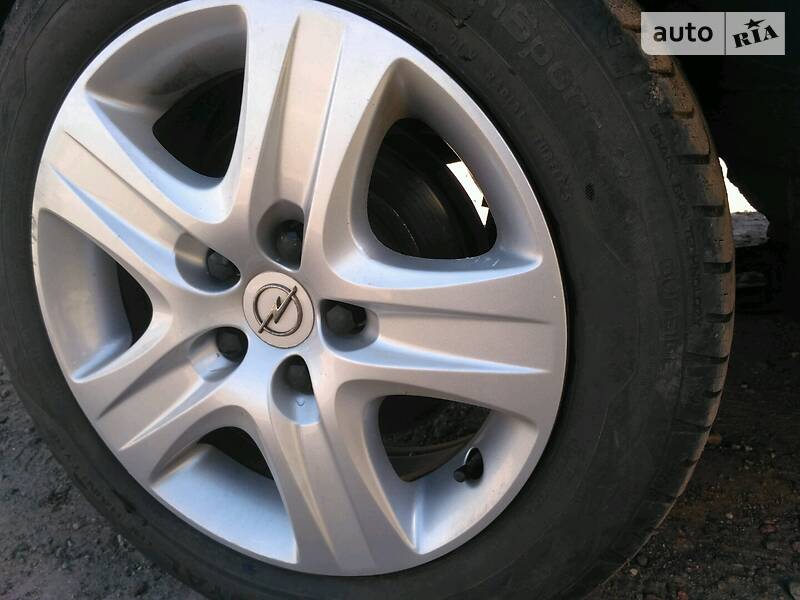 Універсал Opel Astra 2009 в Києві
