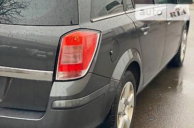 Універсал Opel Astra 2010 в 
