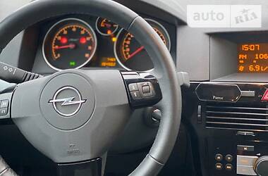 Універсал Opel Astra 2010 в 