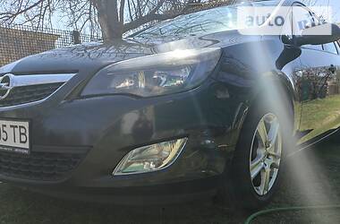 Універсал Opel Astra 2012 в 