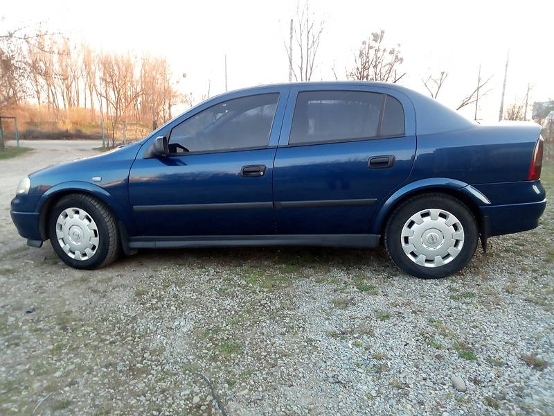Седан Opel Astra 2005 в Ивано-Франковске