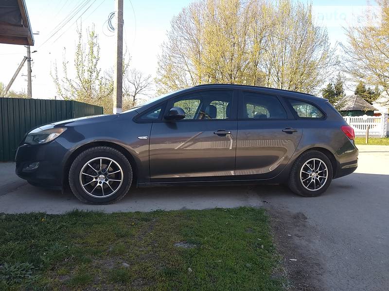 Универсал Opel Astra 2011 в Коломые