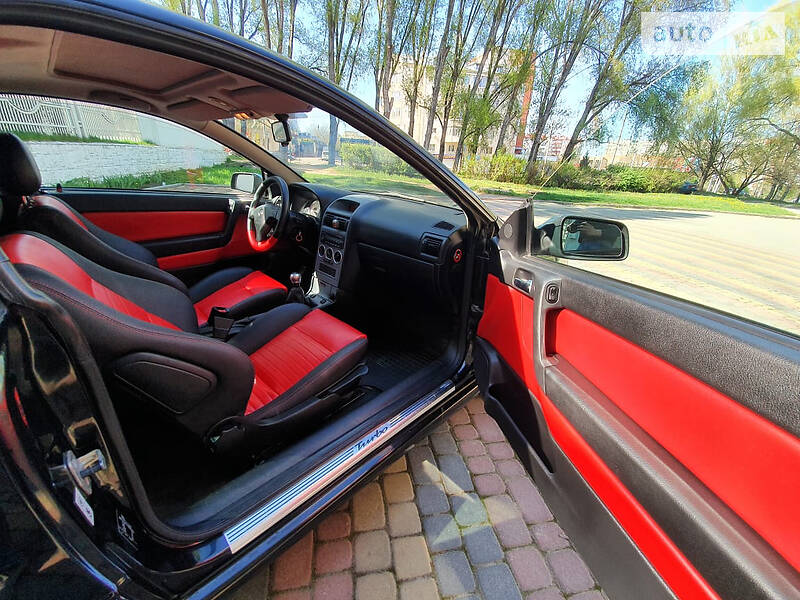 Купе Opel Astra 2004 в Чернівцях