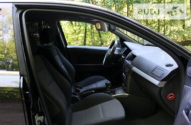 Хетчбек Opel Astra 2005 в 