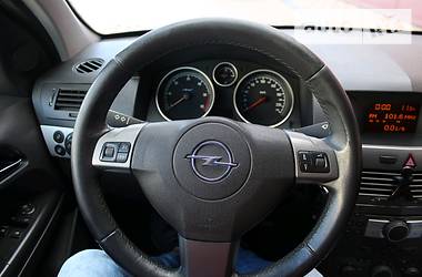 Хетчбек Opel Astra 2005 в 
