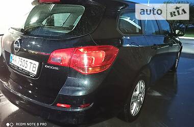 Універсал Opel Astra 2012 в 