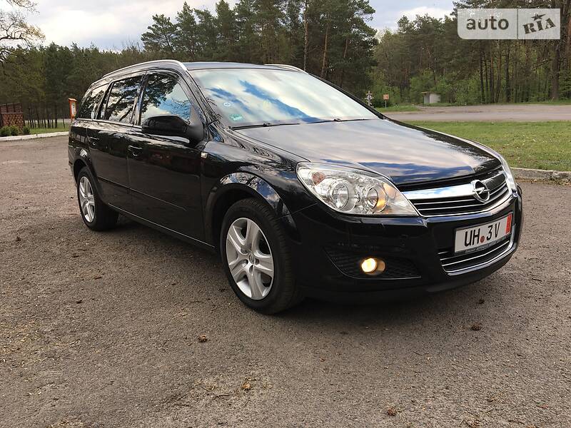 Універсал Opel Astra 2008 в Луцьку