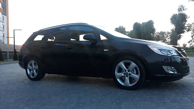 Універсал Opel Astra 2011 в Вінниці