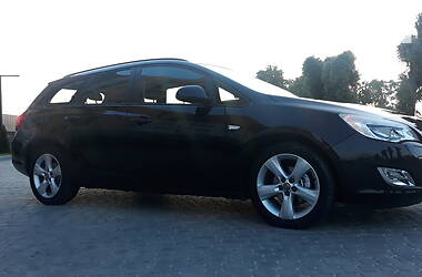 Універсал Opel Astra 2011 в 