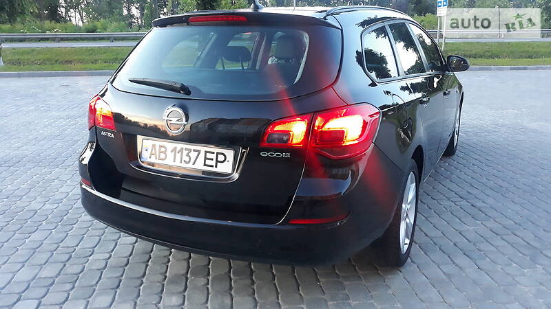 Універсал Opel Astra 2011 в Вінниці