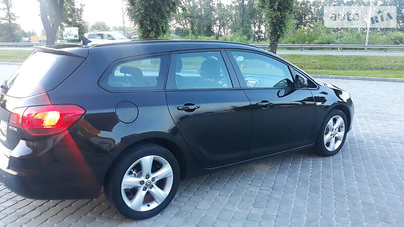 Універсал Opel Astra 2011 в Вінниці