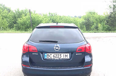 Універсал Opel Astra 2012 в Мостиській