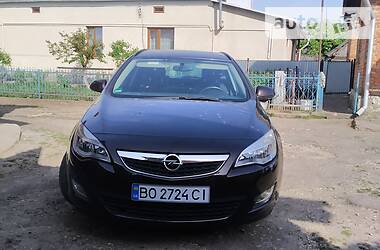 Універсал Opel Astra 2011 в 