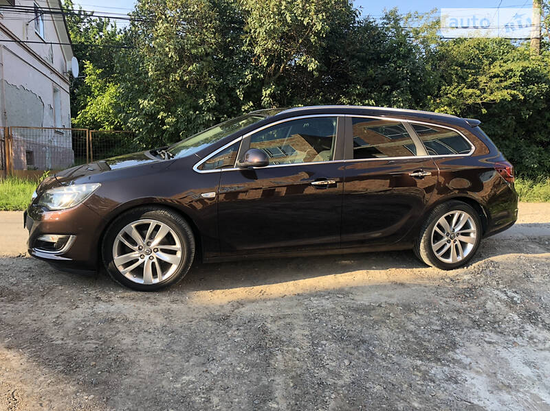 Универсал Opel Astra 2012 в Черновцах