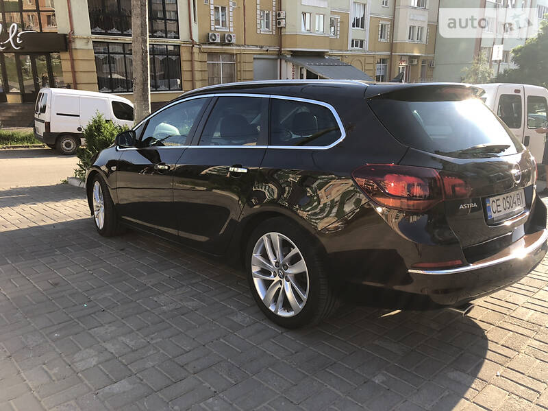 Универсал Opel Astra 2012 в Черновцах