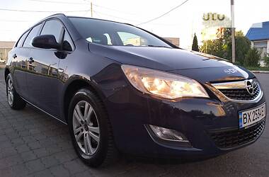 Универсал Opel Astra 2011 в Хмельницком