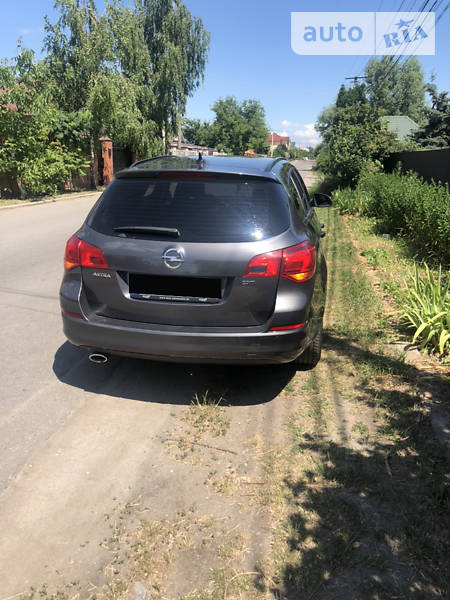 Універсал Opel Astra 2012 в Києві