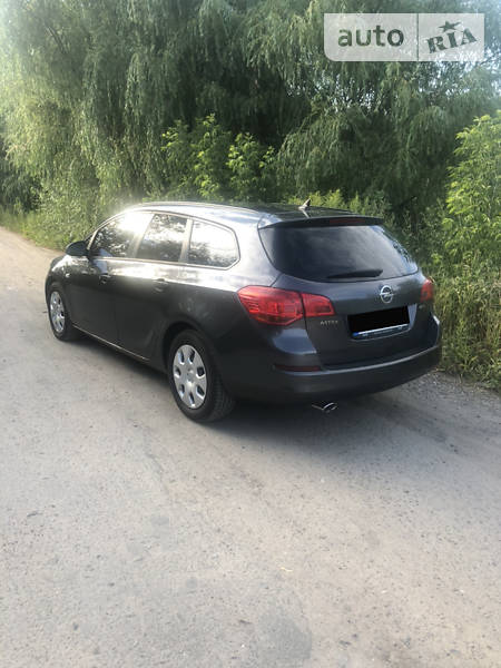 Універсал Opel Astra 2012 в Києві