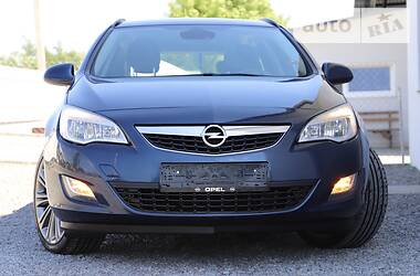 Универсал Opel Astra 2012 в Дрогобыче