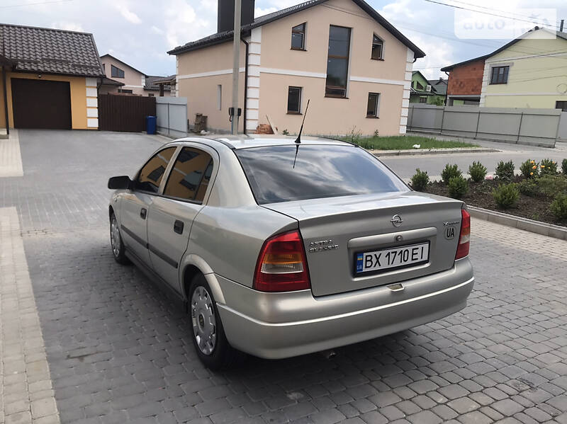 Седан Opel Astra 2006 в Хмельницькому