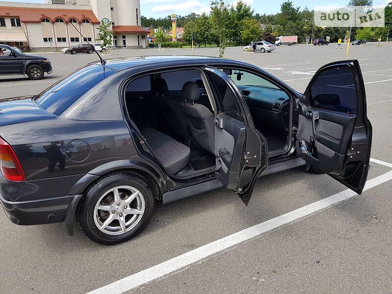 Седан Opel Astra 2001 в Броварах